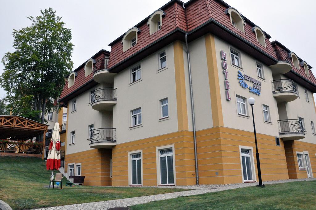 فندق Świeradów-Zdrójفي  Zdrojowy Sanus المظهر الخارجي الصورة
